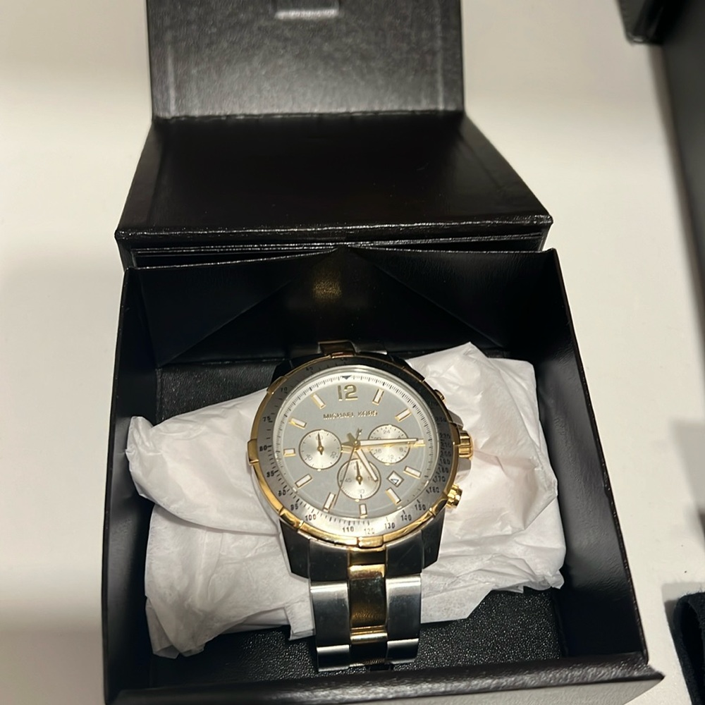 Men’s Michael Kors watch two tone number MK8185 with mk blk box